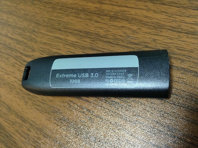 Sandisk Extream 32GB 本体裏面