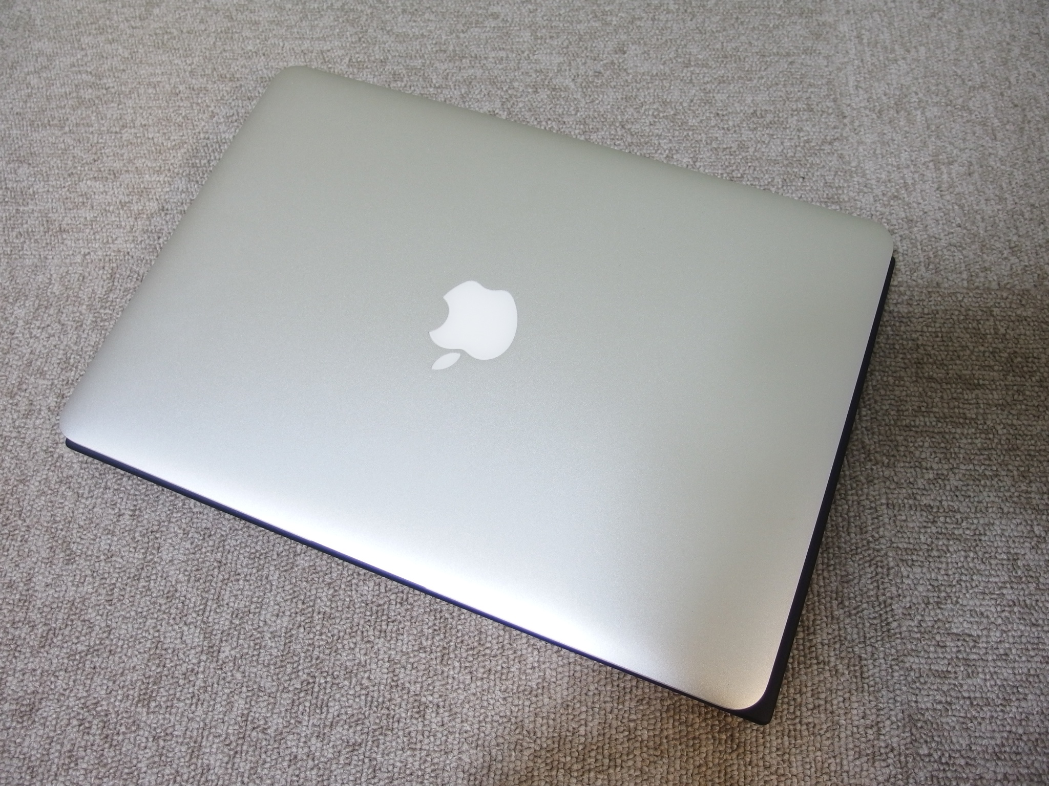 ThinkPad X1 Carbon とMacBook Air