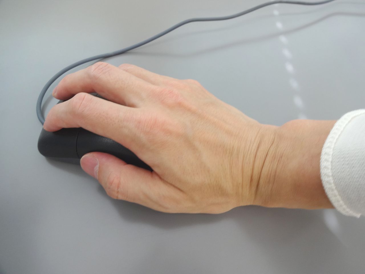microsoft sculpt ergonomic mouse review 014