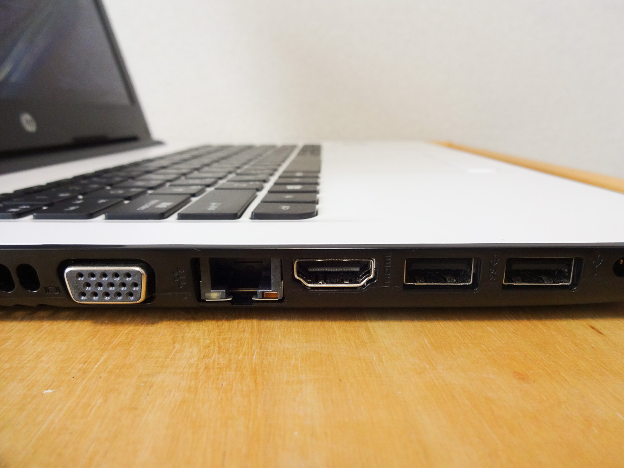 HP 14-ac000 Review 013