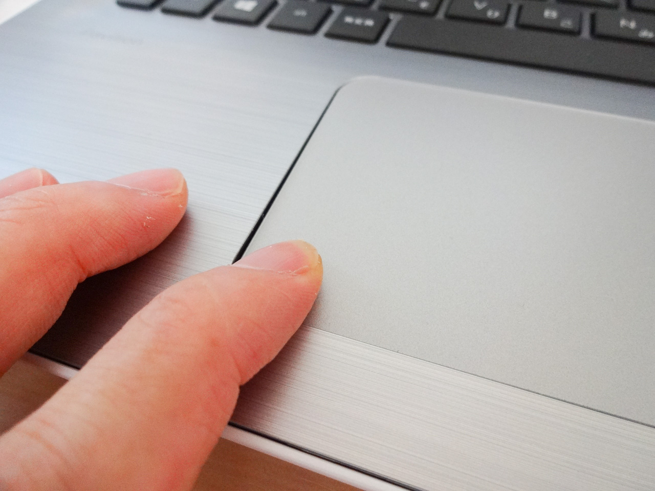HP 15-ab000 BW Review 005