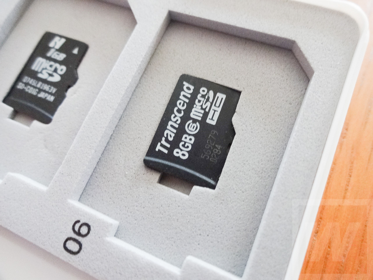 ELECOM SDカード入れ Review 005