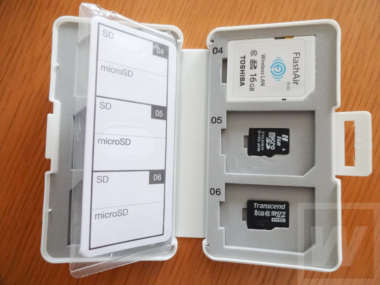 ELECOM SDカード入れ Review 004