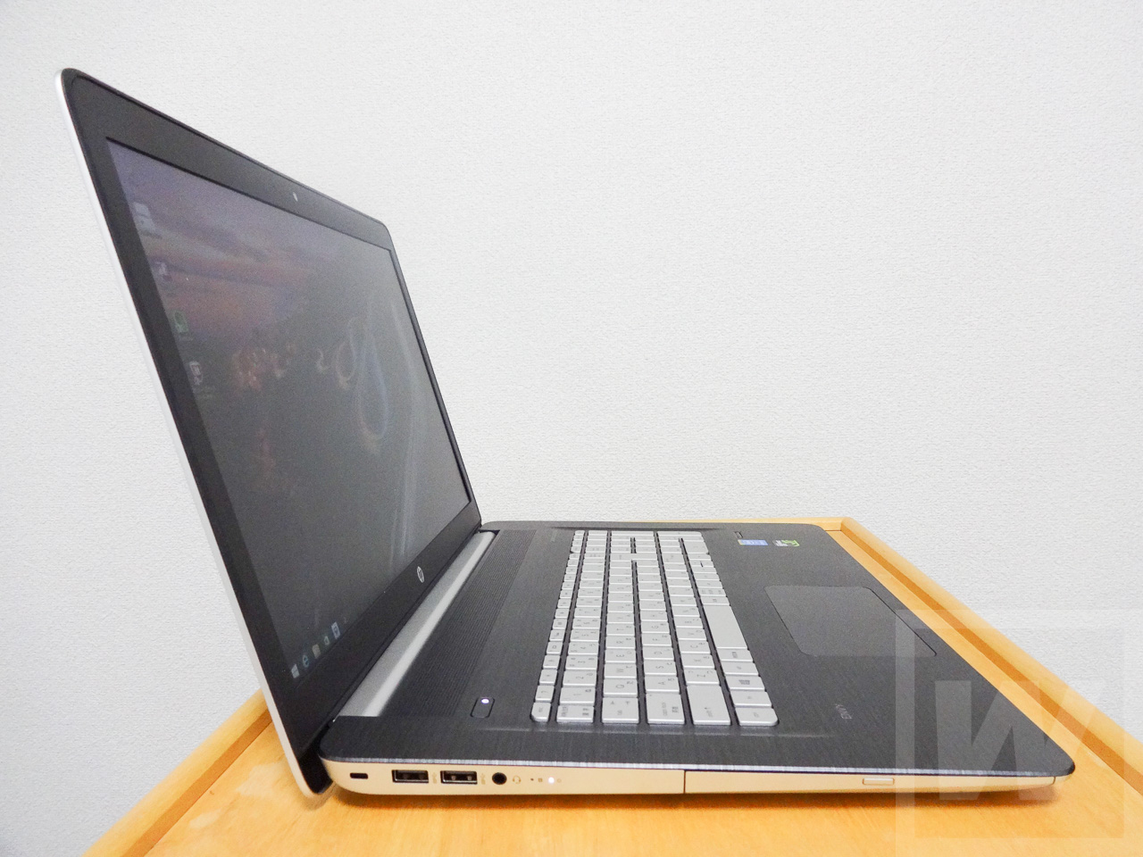 HP ENVY 17-n000 Review 015