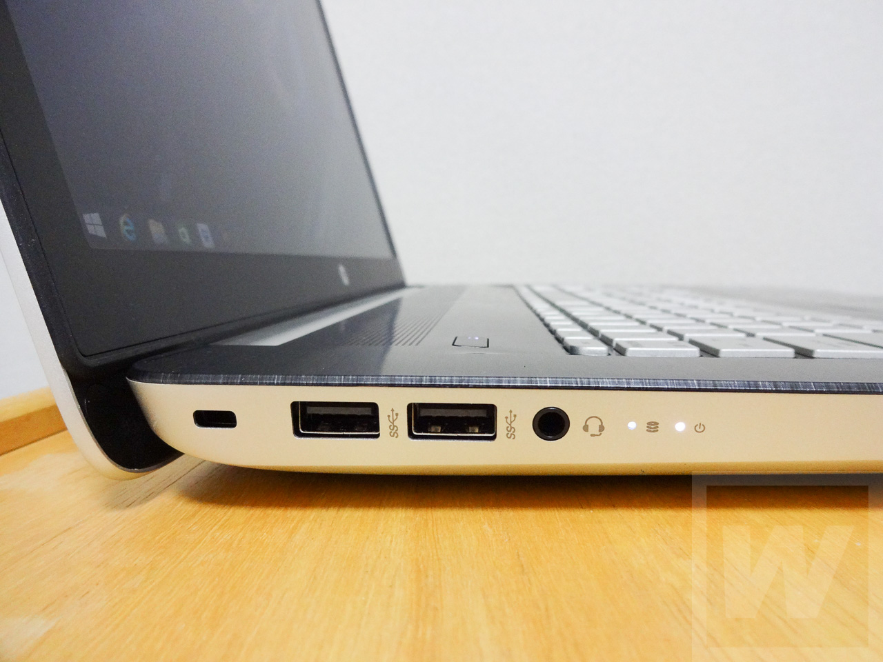 HP ENVY 17-n000 Review 016