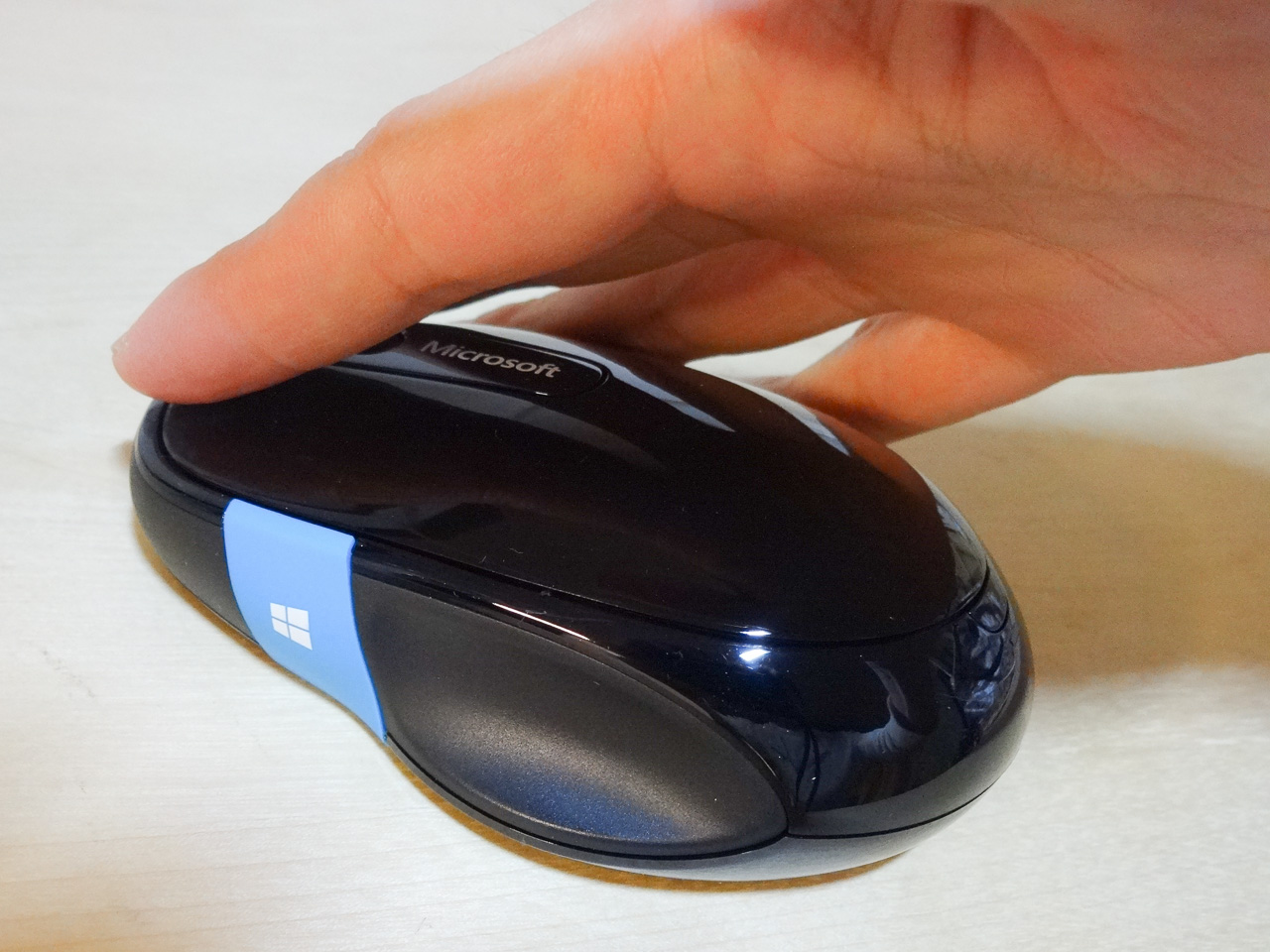 Microsoft Sculpt Comfort Mouse Review 008