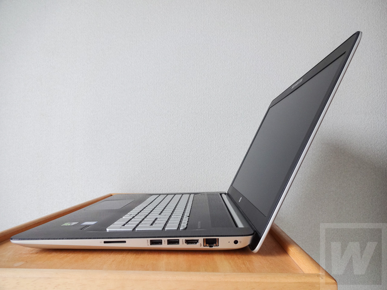 hp ENVY 17-r000 Review 005