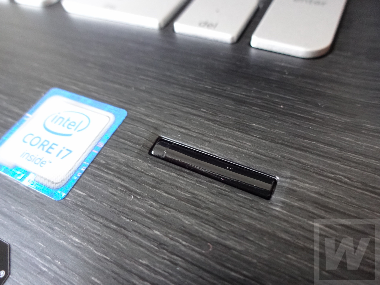hp ENVY 17-r000 Review 012
