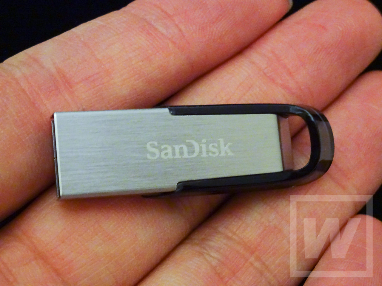 Sandisk USB SDCZ73-016G-G46  Review 003