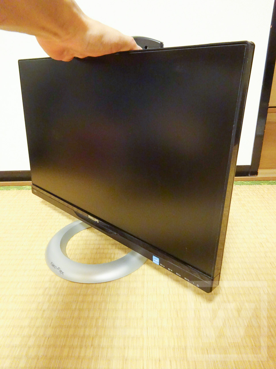 エルゴトロン Neo-Flex モニタースタンド Review 008