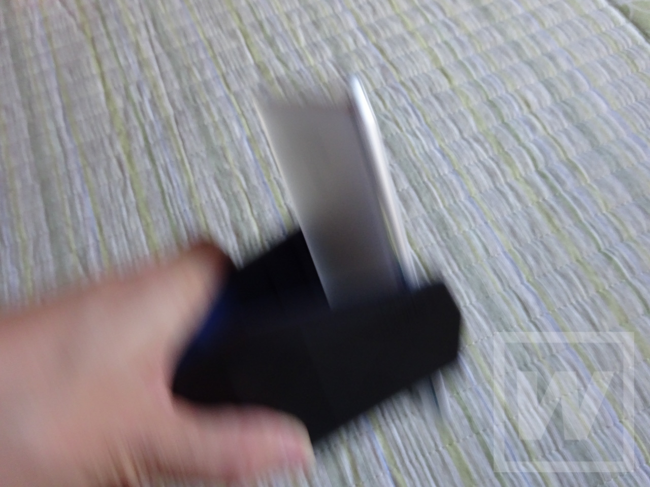 Spigen_SGP11359_車載ホルダーステルス Rev Review 010