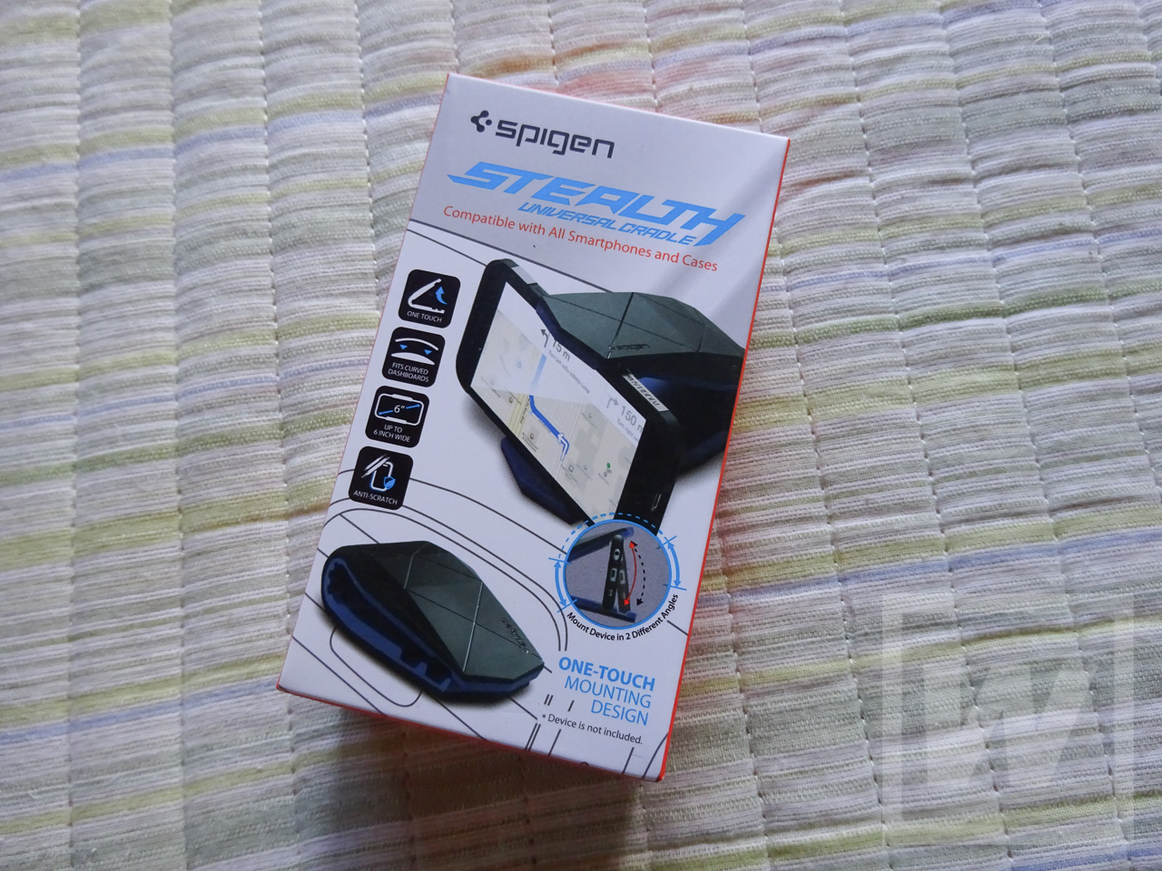 Spigen_SGP11359_車載ホルダーステルス Rev Review 002