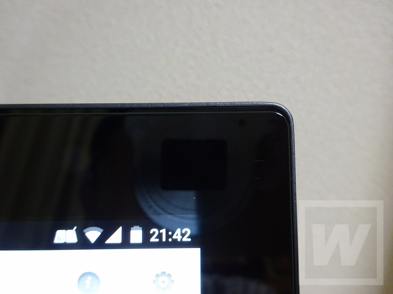 lenovo-yoga-book-%e3%82%ac%e3%83%a9%e3%82%b9%e3%83%95%e3%82%a3%e3%83%ab%e3%83%a0-review-017