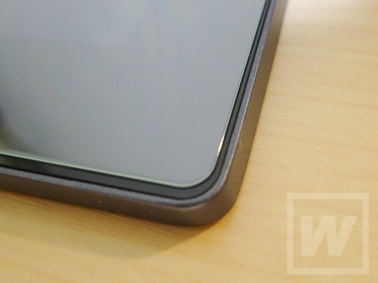 lenovo-yoga-book-%e3%82%ac%e3%83%a9%e3%82%b9%e3%83%95%e3%82%a3%e3%83%ab%e3%83%a0-review-013