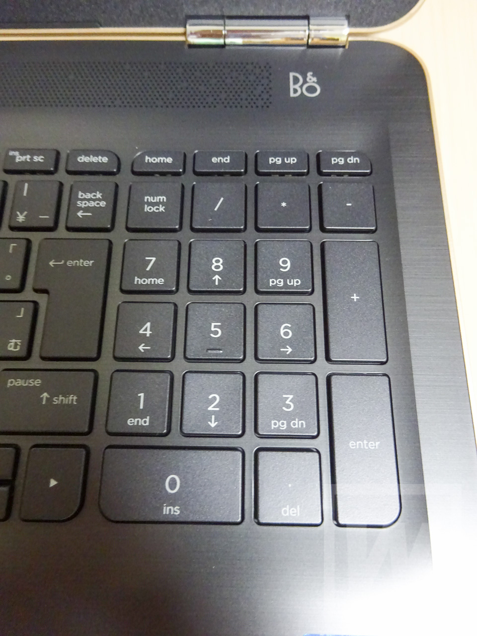 hp-pavilion-15-au000-gold-review-010