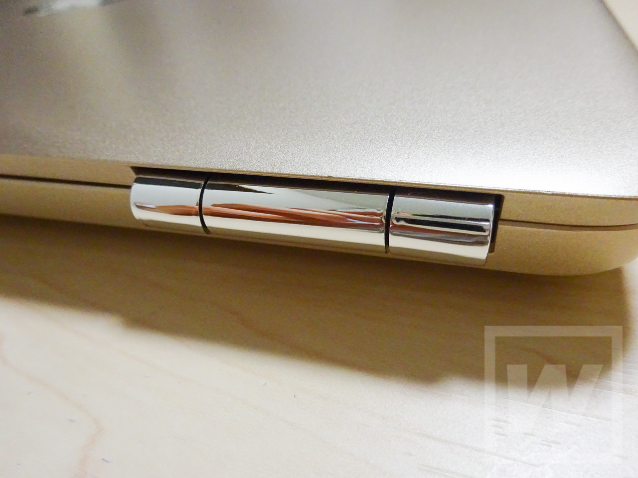 hp-pavilion-15-au000-gold-review-014