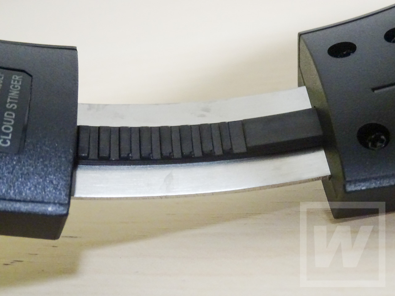 hyperx-cloud-stinger-hx-hscs-bkas-review-011