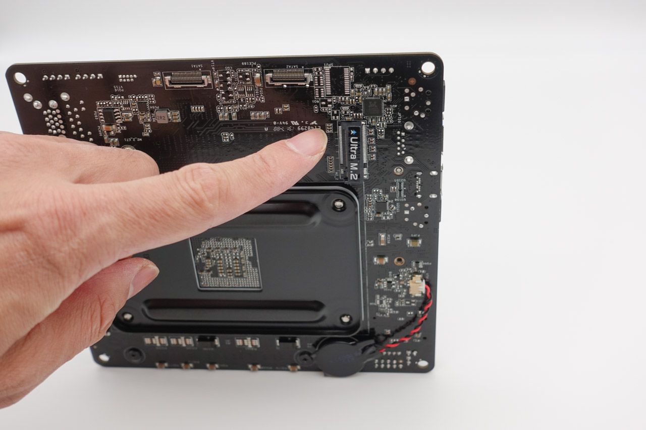 DeskMini A300 + Ryzen 5 3400Gで片手サイズの超高性能マシンを作る