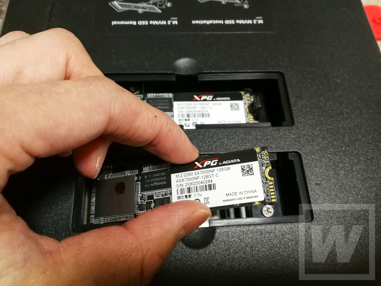 Synology NASのSSDキャッシュスロット（写真はDS918+）