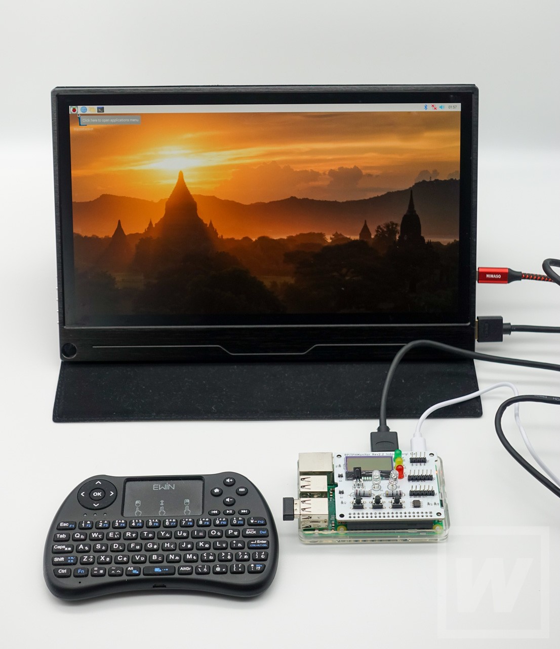 すぐにデスクトップが立ち上がり、すべての機能が使える