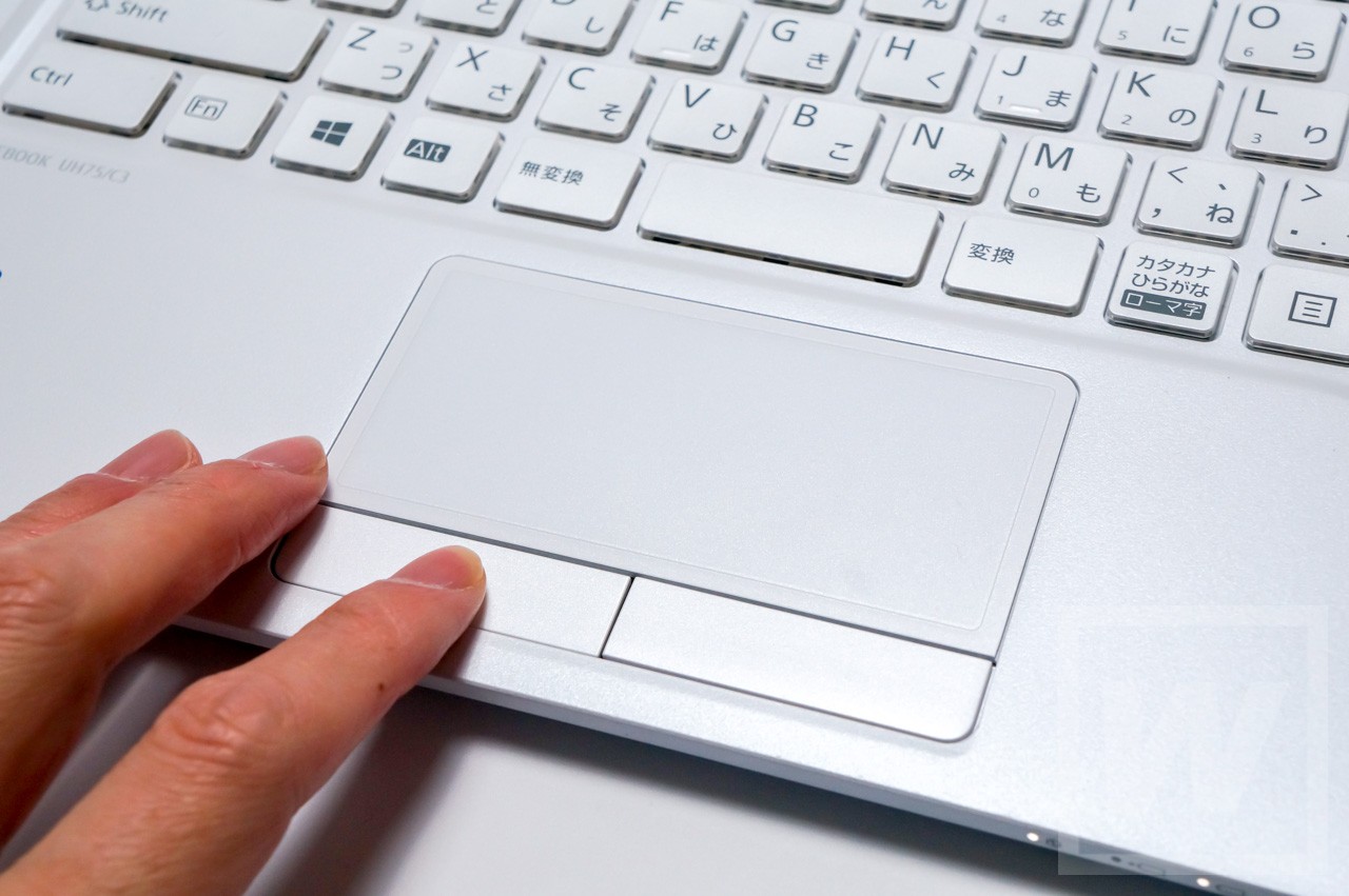 富士通 LifeBook UH75-C3 FMVU75C3W 012 レビュー