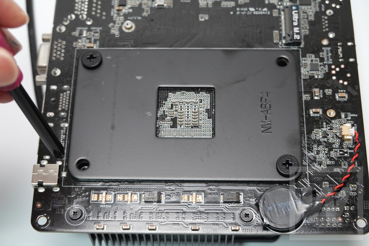 Deskmini X300 Ryzen 7 4750G 037 レビュー