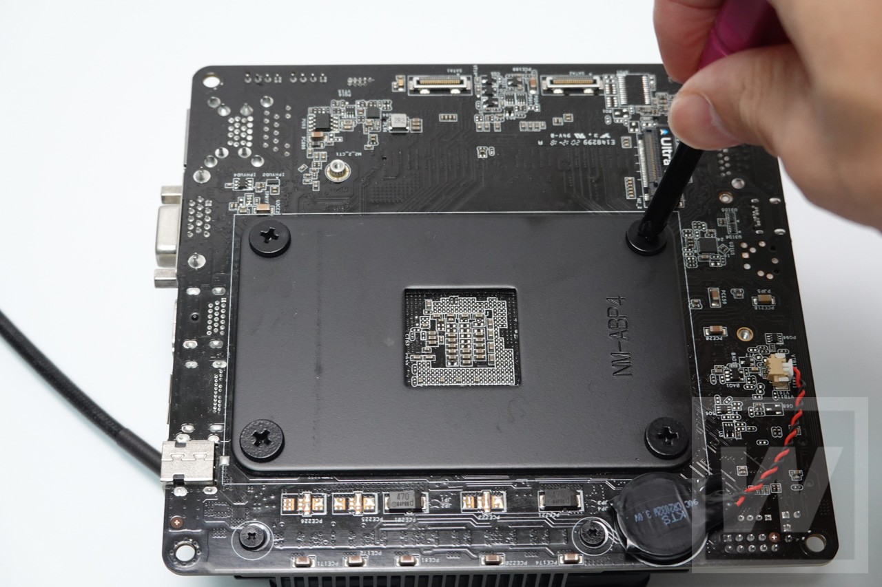 Deskmini X300 Ryzen 7 4750G 038 レビュー