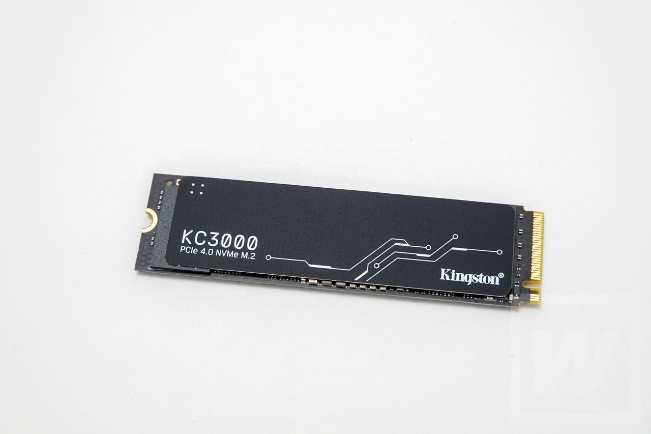 Kingston KC3000 2048GB 表面