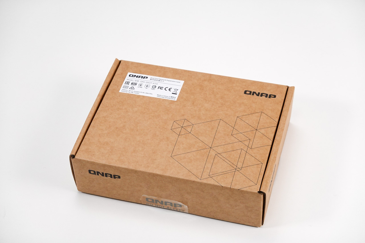 QNAP QXG-10G2T-X710 箱