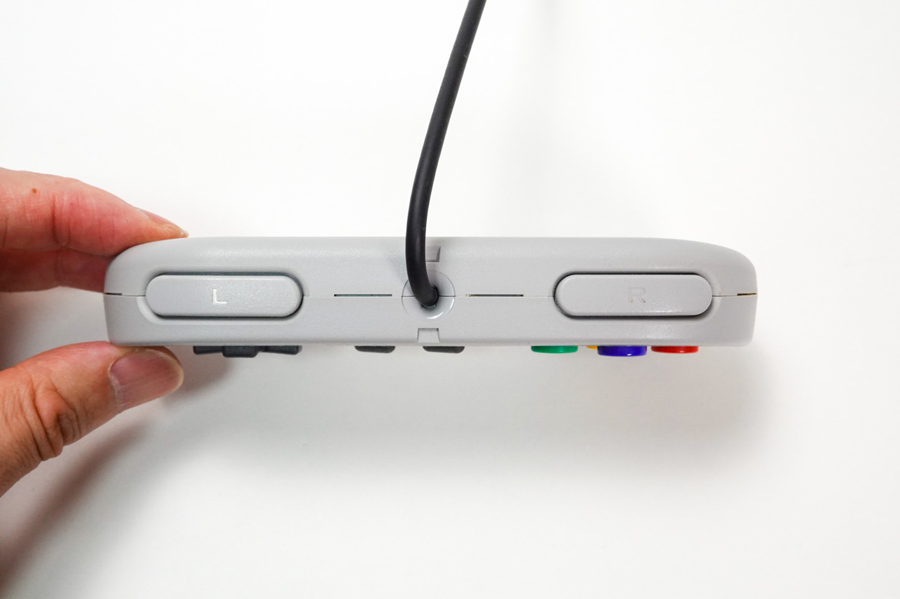 スーファミコントローラーはLとRの2つ