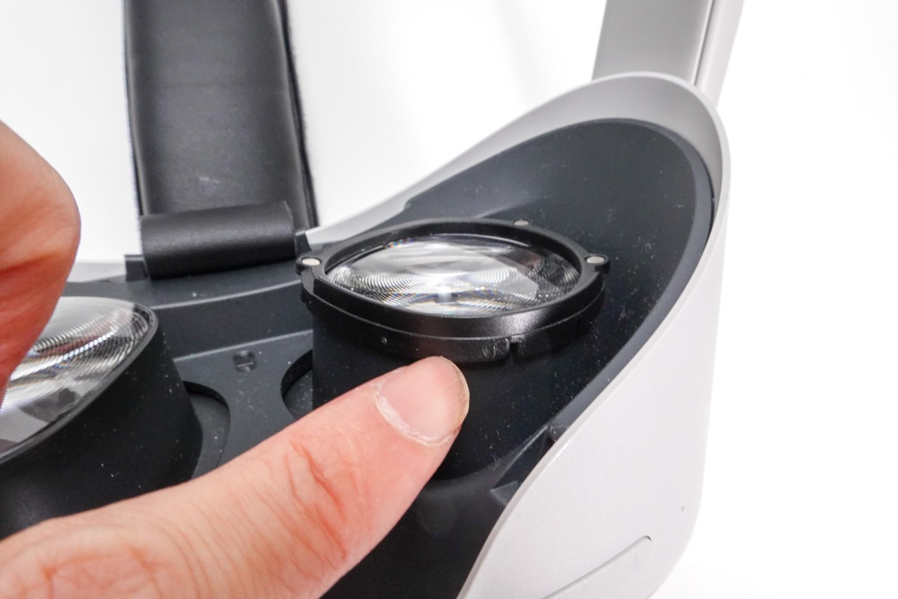 プラスチックフレームはこの部分がカチッと止まるまで押し込む