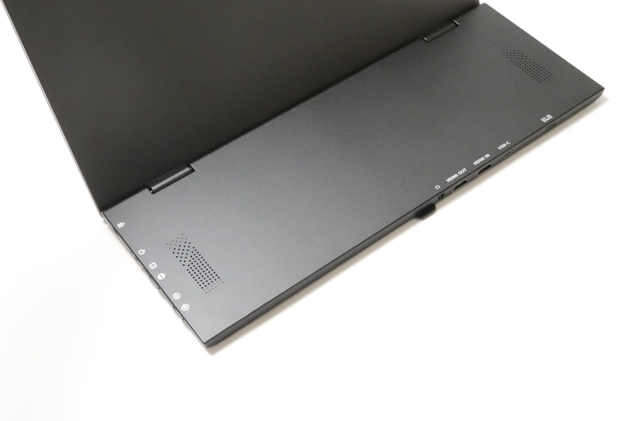 旧 M505Eのスタンド　安定感はあるが大きく、重量がある