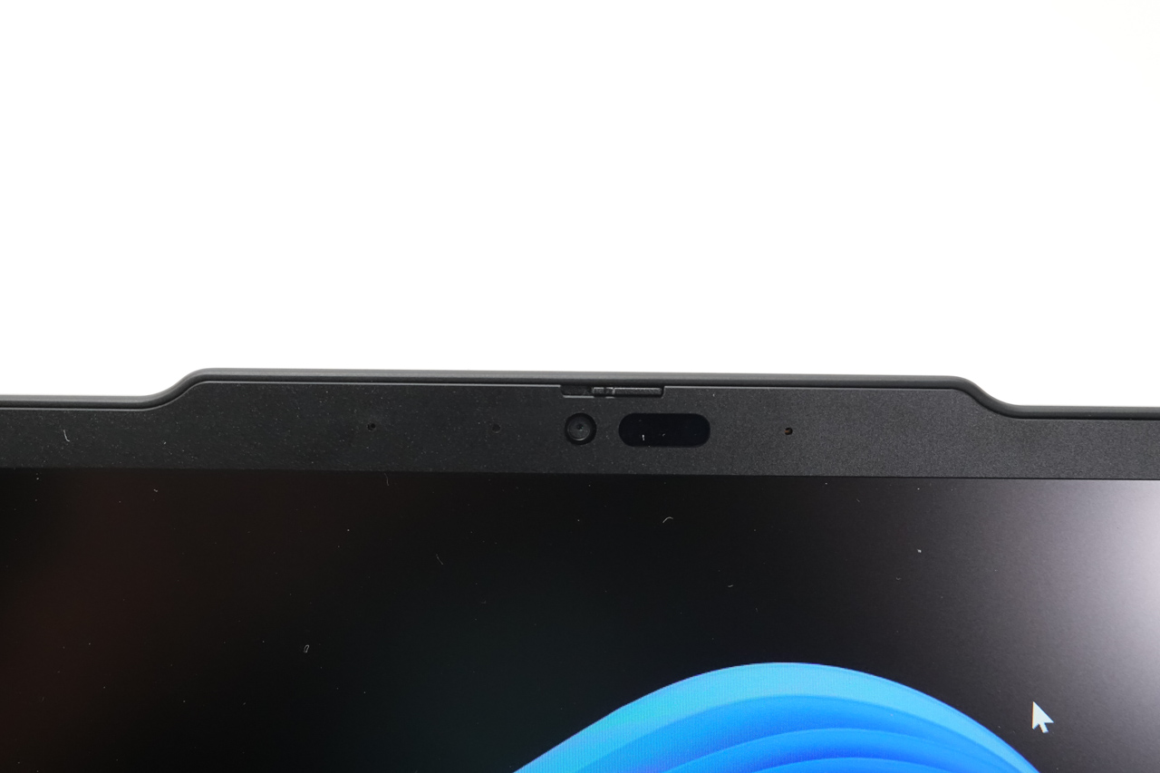 最近のThinkPadシリーズで主流となった”はみだし”カメラ